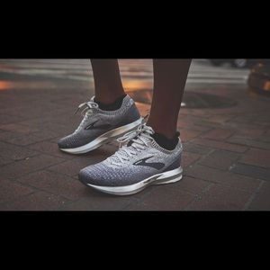 Size 9 Grey Brooks Levitate 2